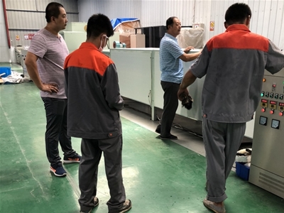 江蘇昆山驗收衣架植絨設備